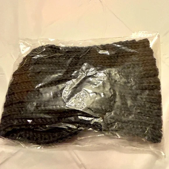 NWT Black Colored Vintage Knitted Headband/Ear Warmers With Pearl Beaded Decor - Picture 4 of 7